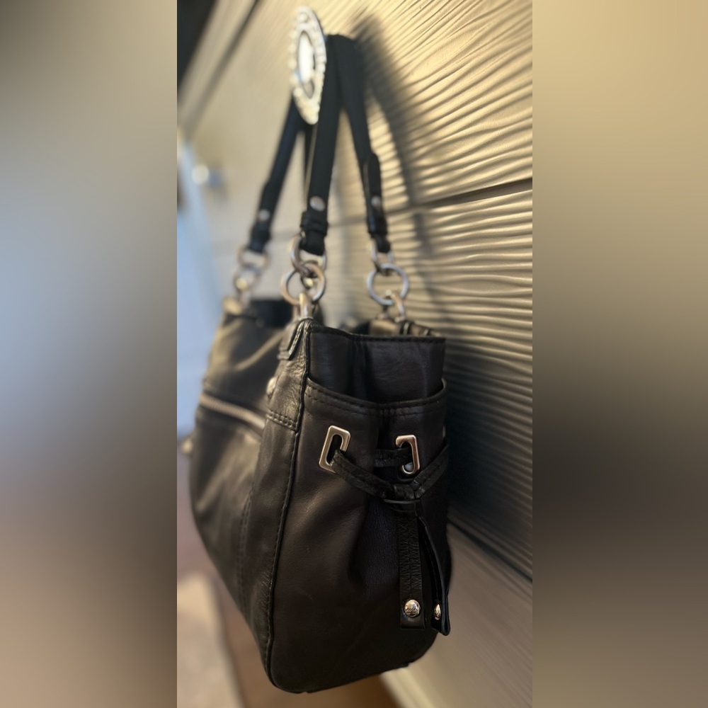 Coach Black Leather Vintage Shoulder Bag with Silver Accents . - Picture 7 of 16